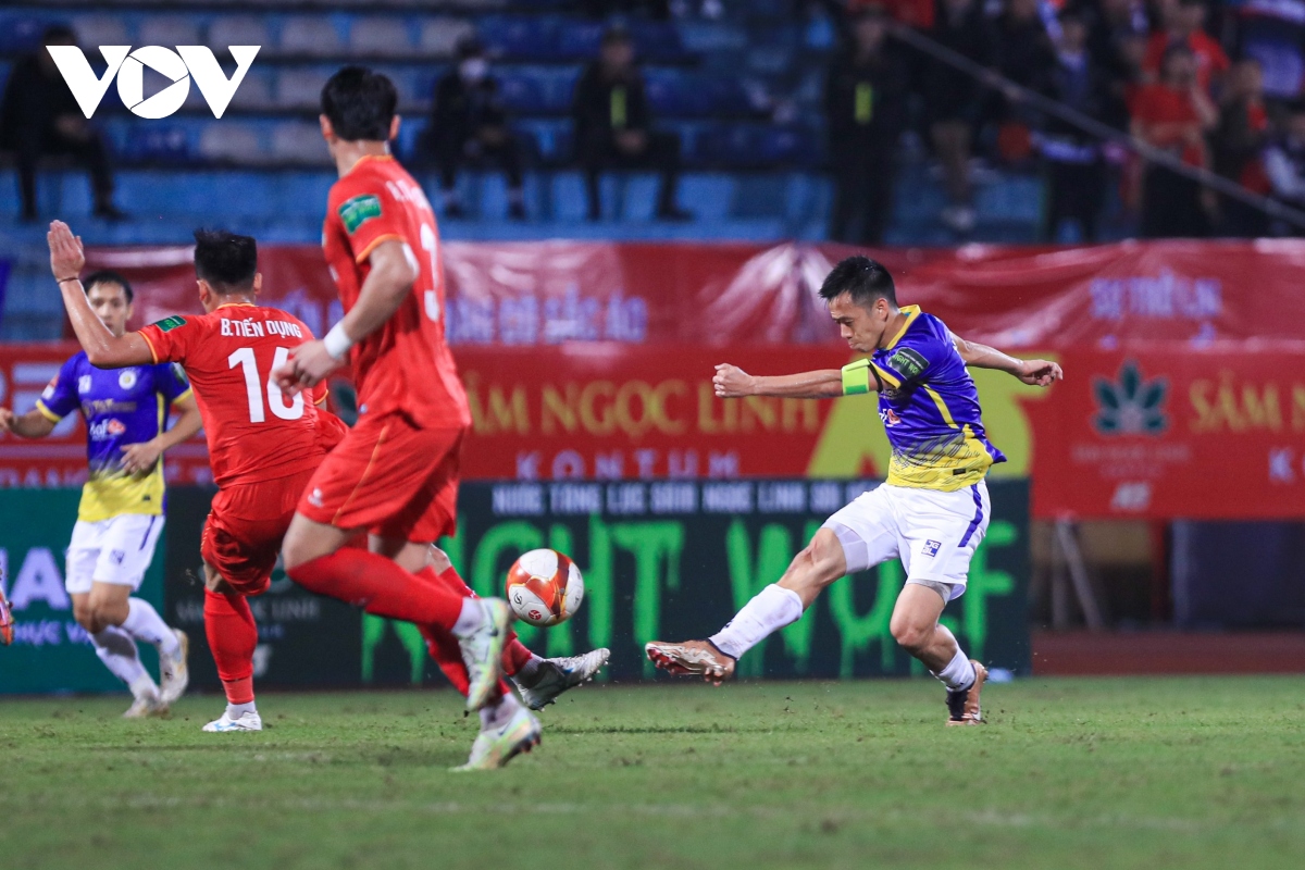 van quyet ruc sang, DkvD ha noi fc thang thuyet phuc ung vien vo dich cong an ha noi hinh anh 16