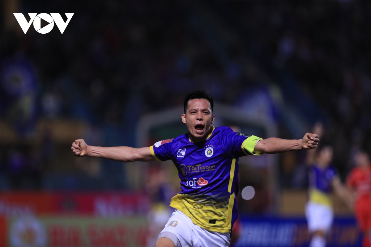 van quyet ruc sang, DkvD ha noi fc thang thuyet phuc ung vien vo dich cong an ha noi hinh anh 17