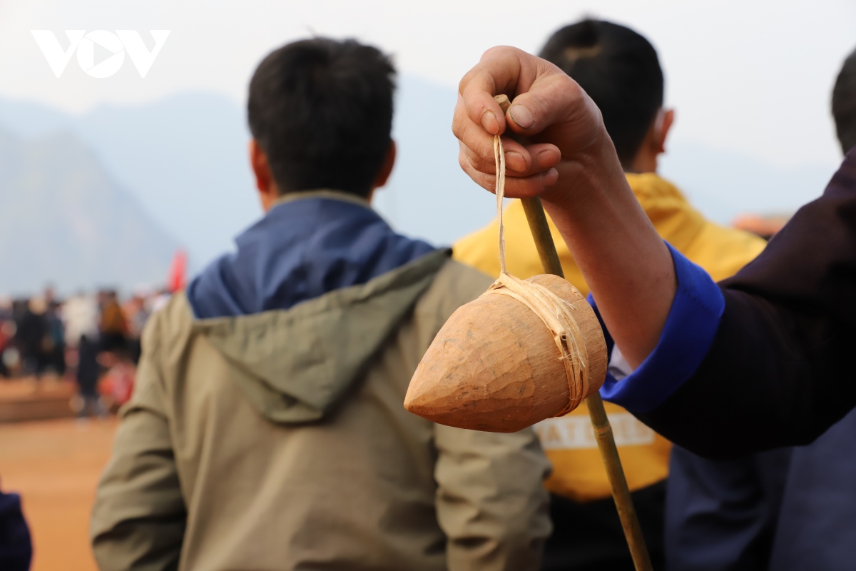 Danh tu lu, tro choi doc dao cua dong bao dan toc mong hinh anh 4