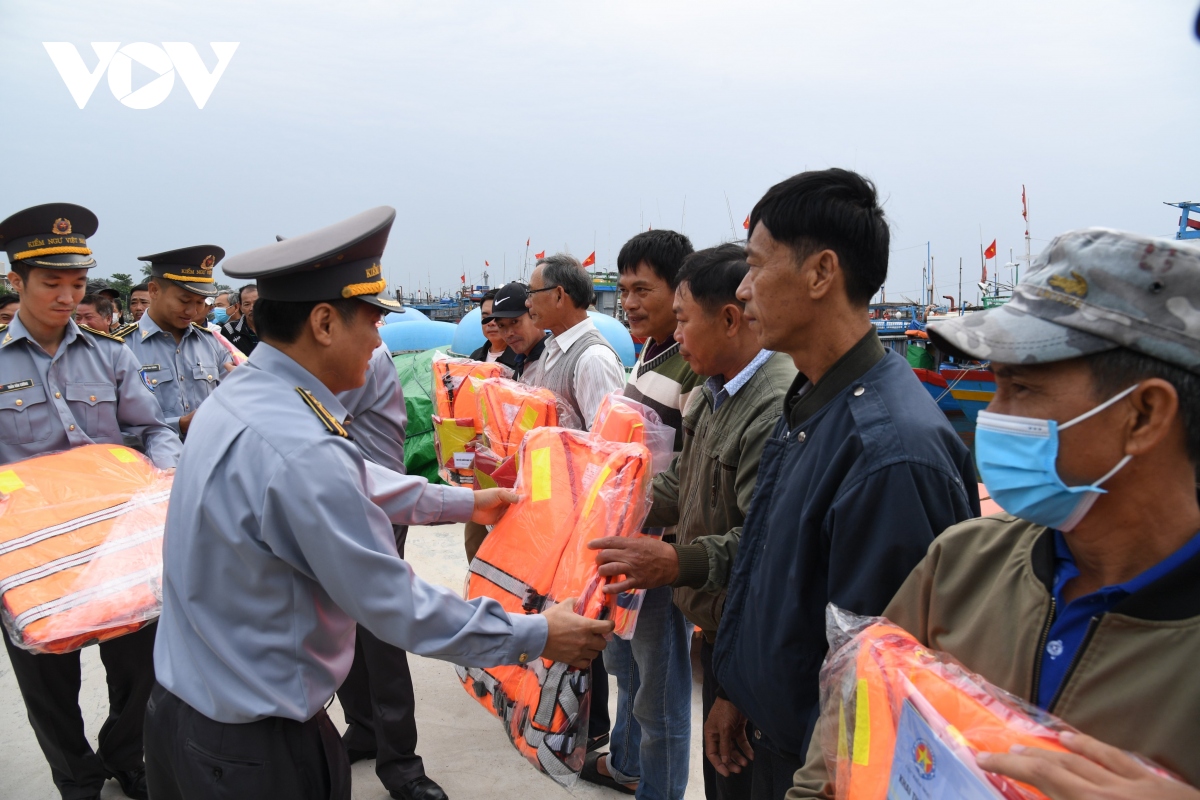 niem tin vung chac cua ngu dan tren bien mien trung hinh anh 3