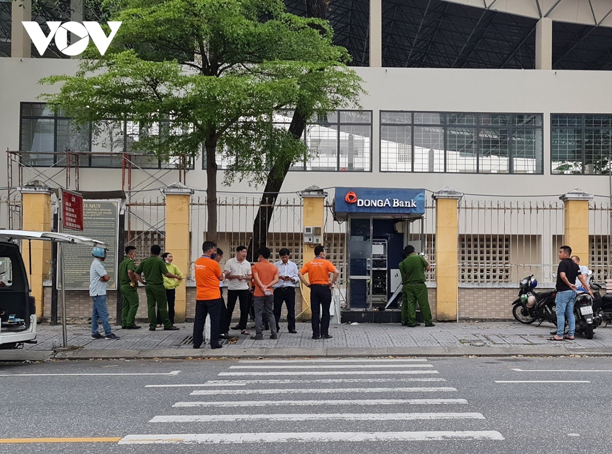 truy tim doi tuong pha may atm o Da nang hinh anh 1