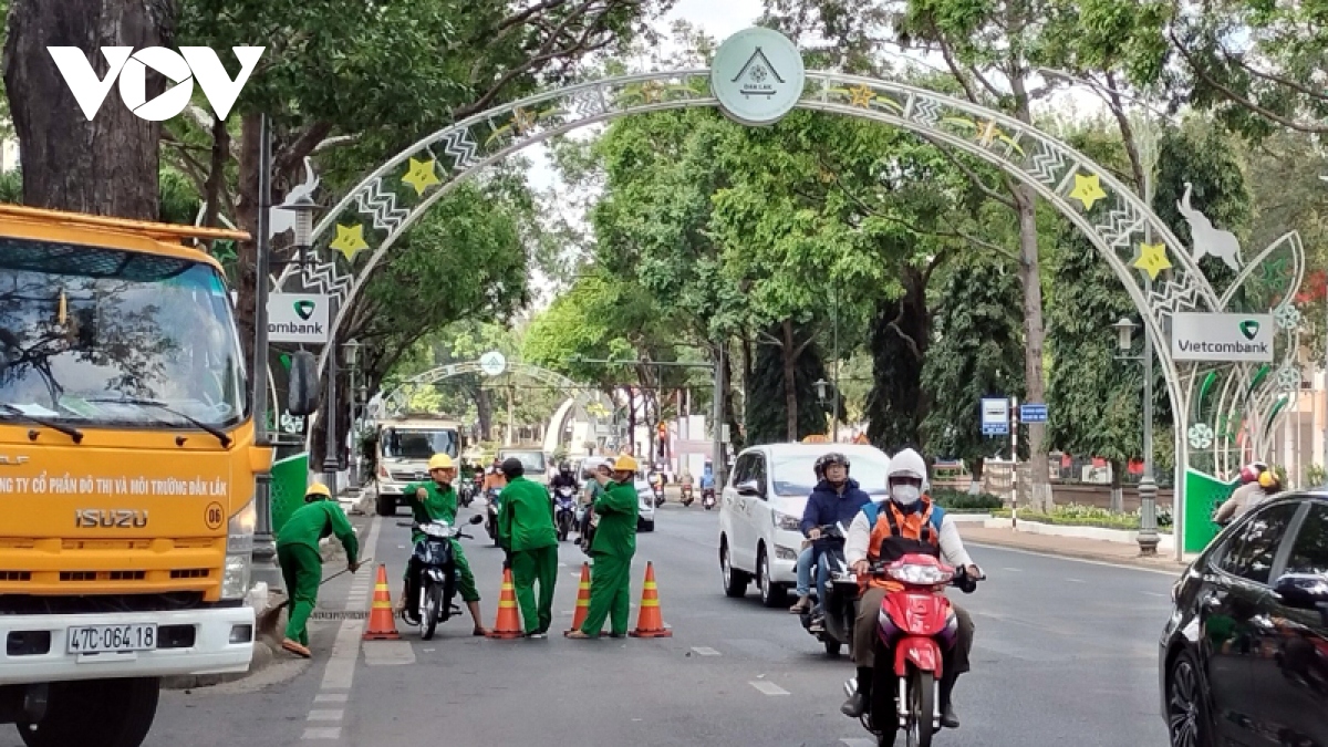 buon ma thuot kien quyet dep nan an xin, cheo keo du khach dip le hoi ca phe hinh anh 1