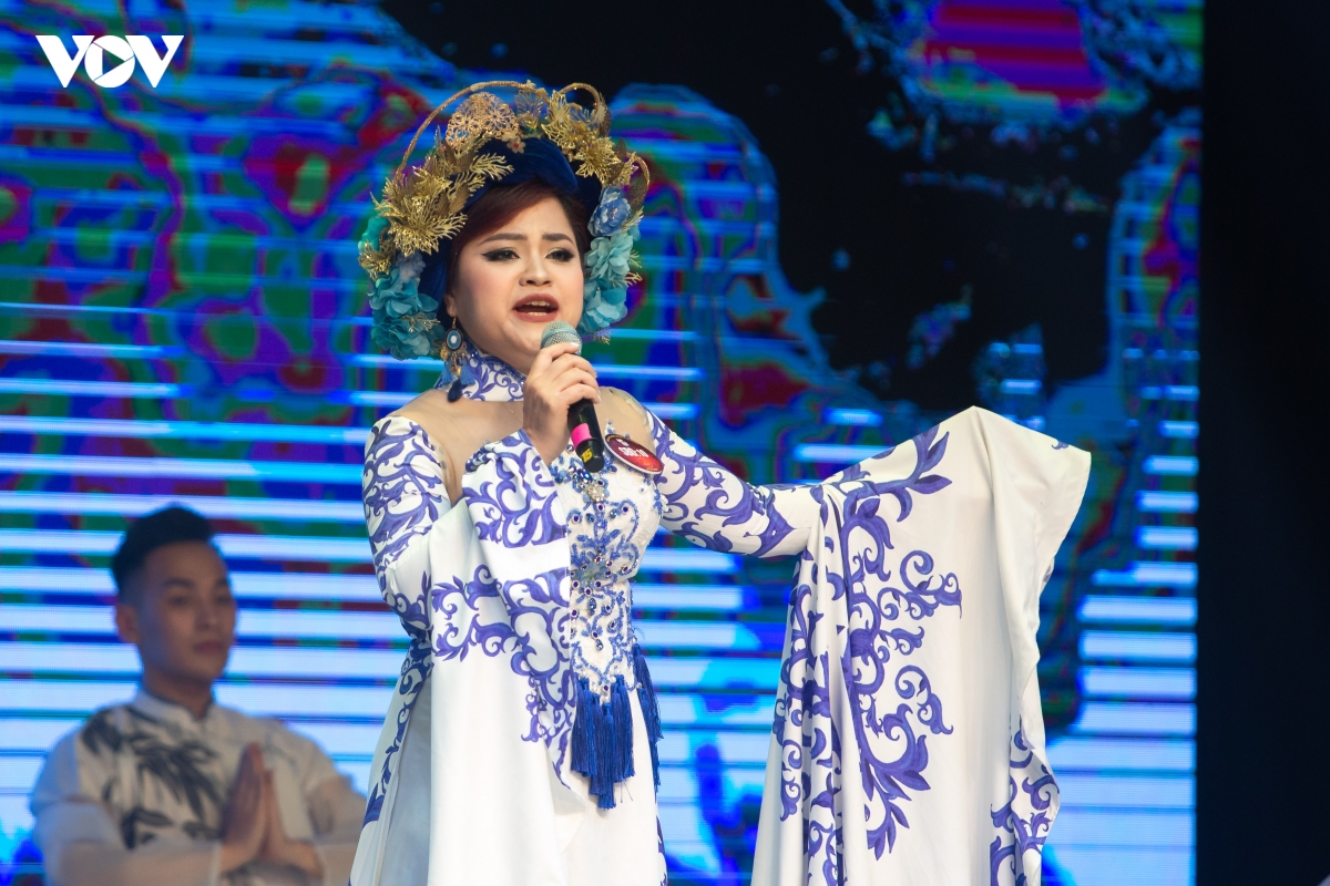 Dem nhac hoanh trang, cong phu cua nhung nguoi lam bao hinh anh 6