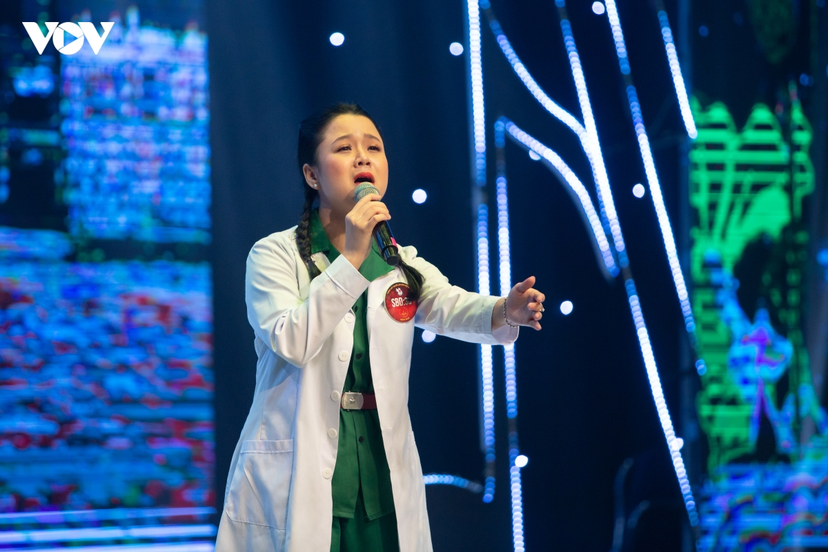 Dem nhac hoanh trang, cong phu cua nhung nguoi lam bao hinh anh 5