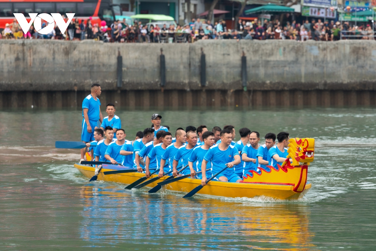 gay cấn cuộc đua thuyền rồng trên biển ở hải phòng hình ảnh 3 gay can cuoc dua thuyen rong tren bien o hai phong hinh anh 3