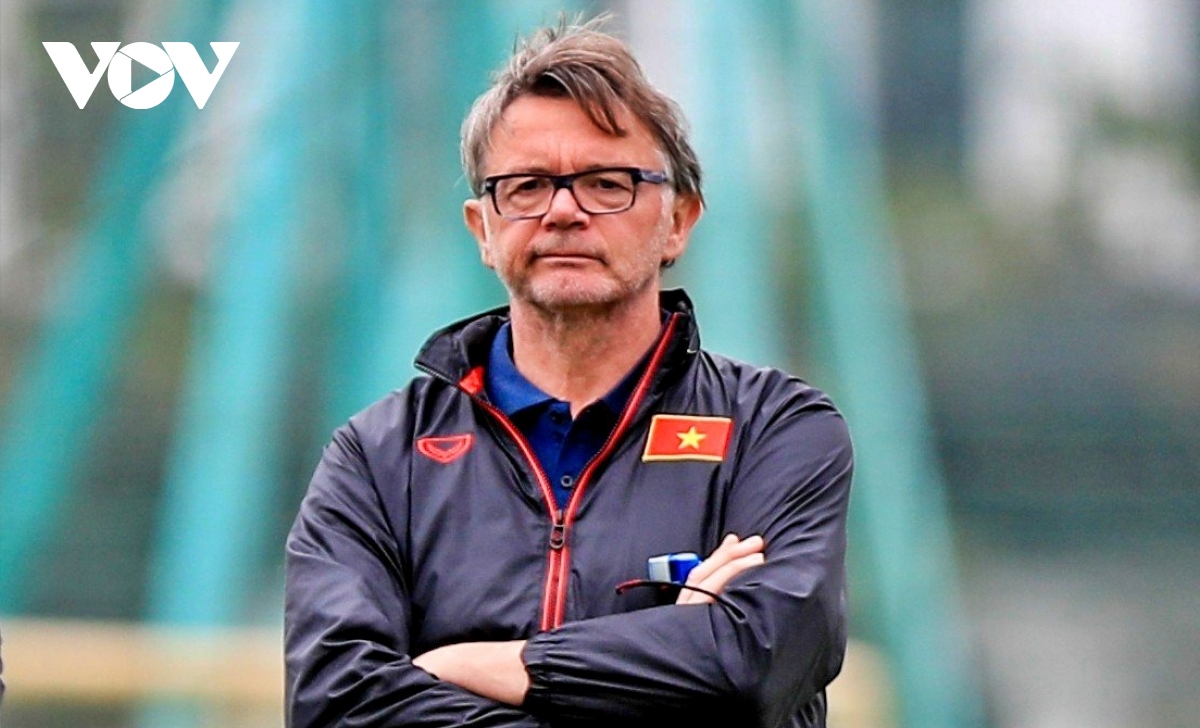 HLV Philippe Troussier bất ngờ tuyển thêm quân cho U23 Việt Nam