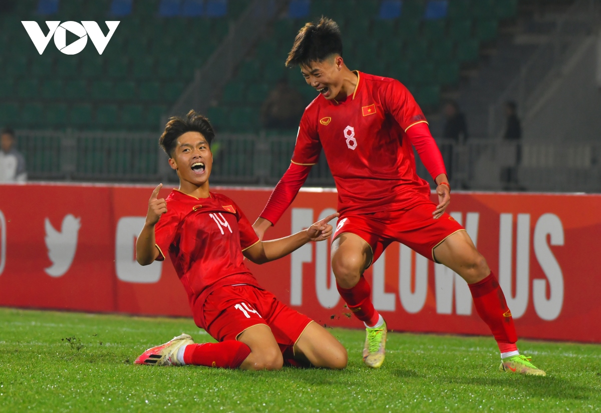 HLV Troussier bổ sung 4 cầu thủ U20 để cải thiện điểm yếu của U23 Việt Nam