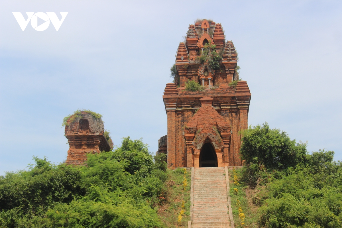 Bình Định đầu tư tu bổ, tôn tạo và phát huy giá trị tháp Chăm