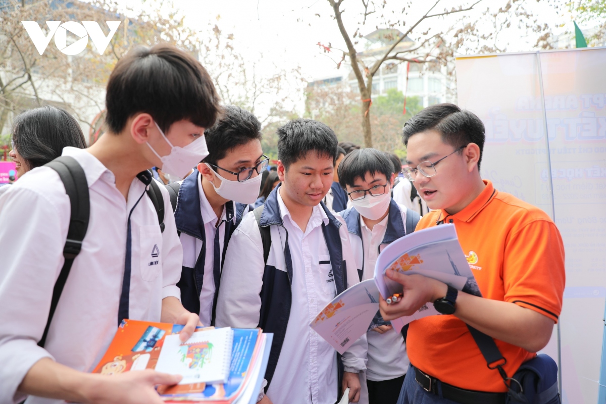 Hỗn loạn "tư vấn tuyển sinh" trên tiktok, chuyên gia đưa ra lời khuyên cho thí sinh