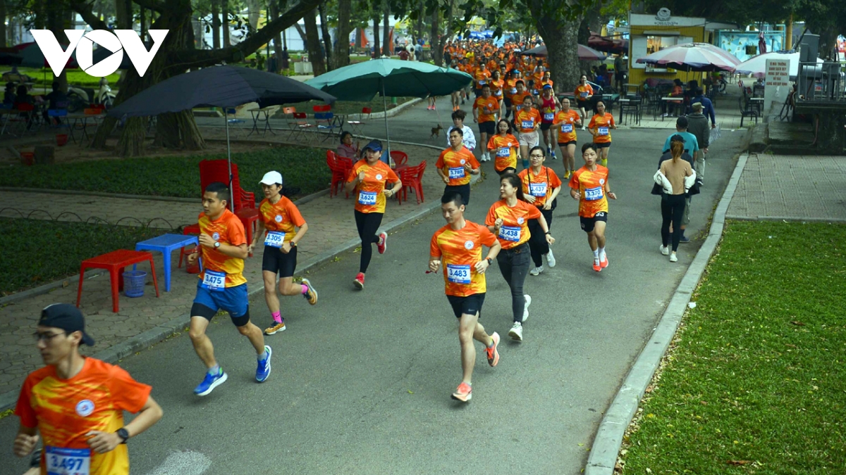 hon 1.000 nguoi tham gia giai chay vi quyen loi nguoi tieu dung hinh anh 2