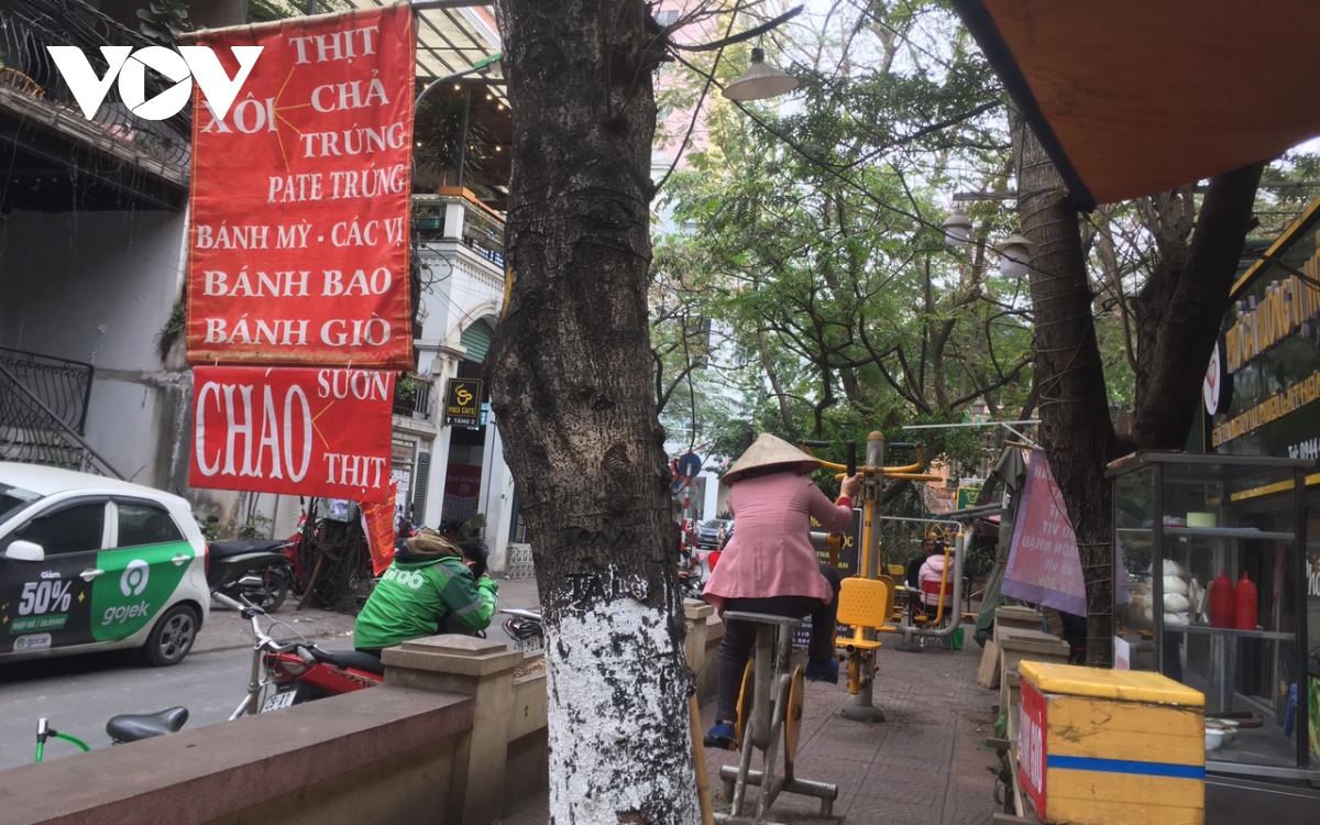 san choi khu tap the o ha noi thanh noi ban hang, tap ket hang hoa hinh anh 2