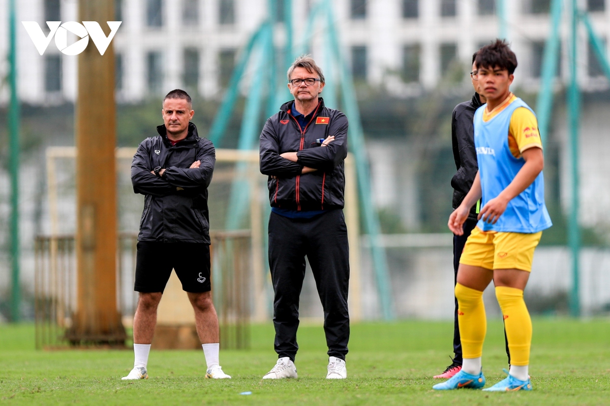 U22 Việt Nam toàn thua trước SEA Games 32: Ngày lên đường âu lo với HLV Troussier