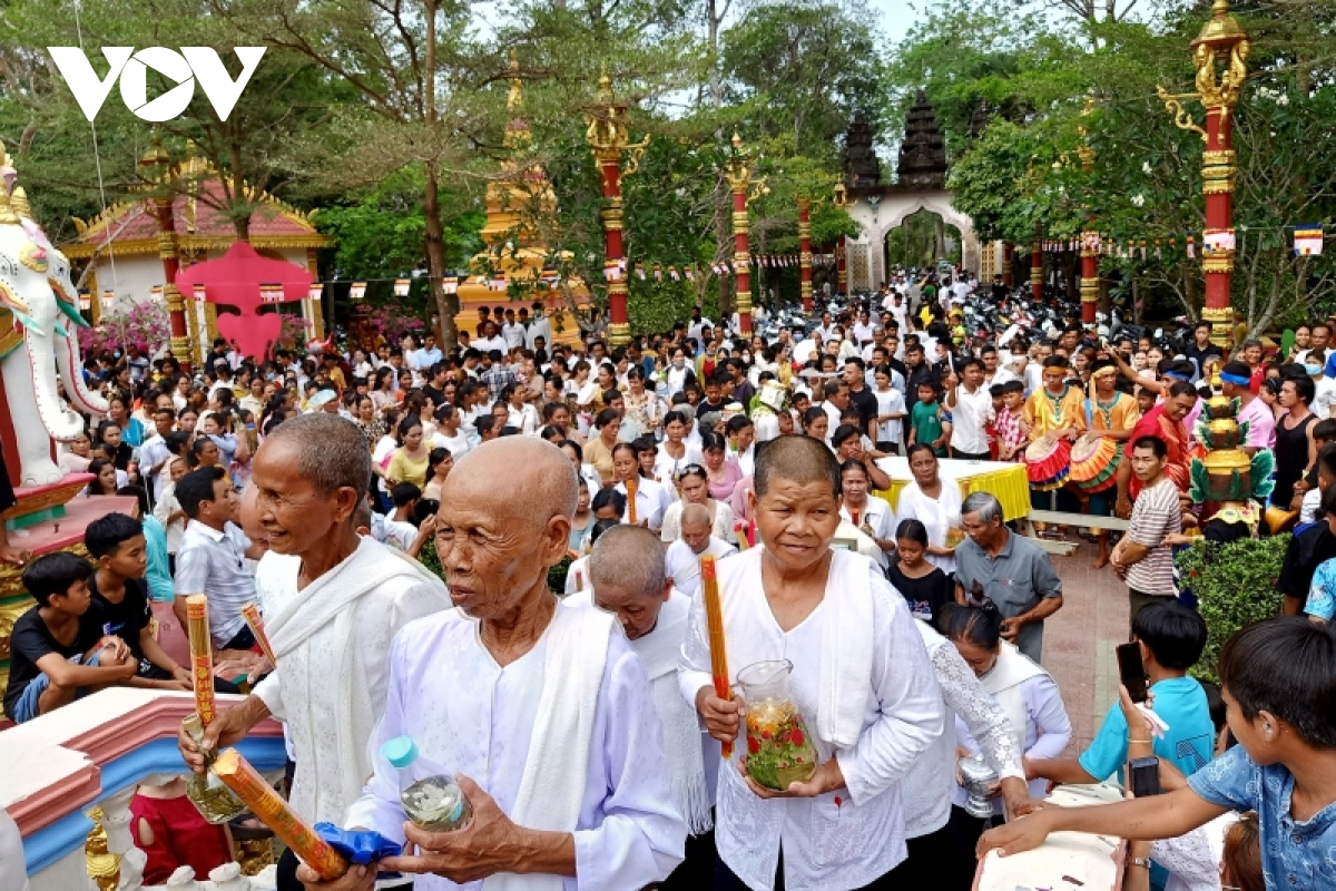 ron rang tet chol chnam thmay dong bao khmer nam bo hinh anh 12