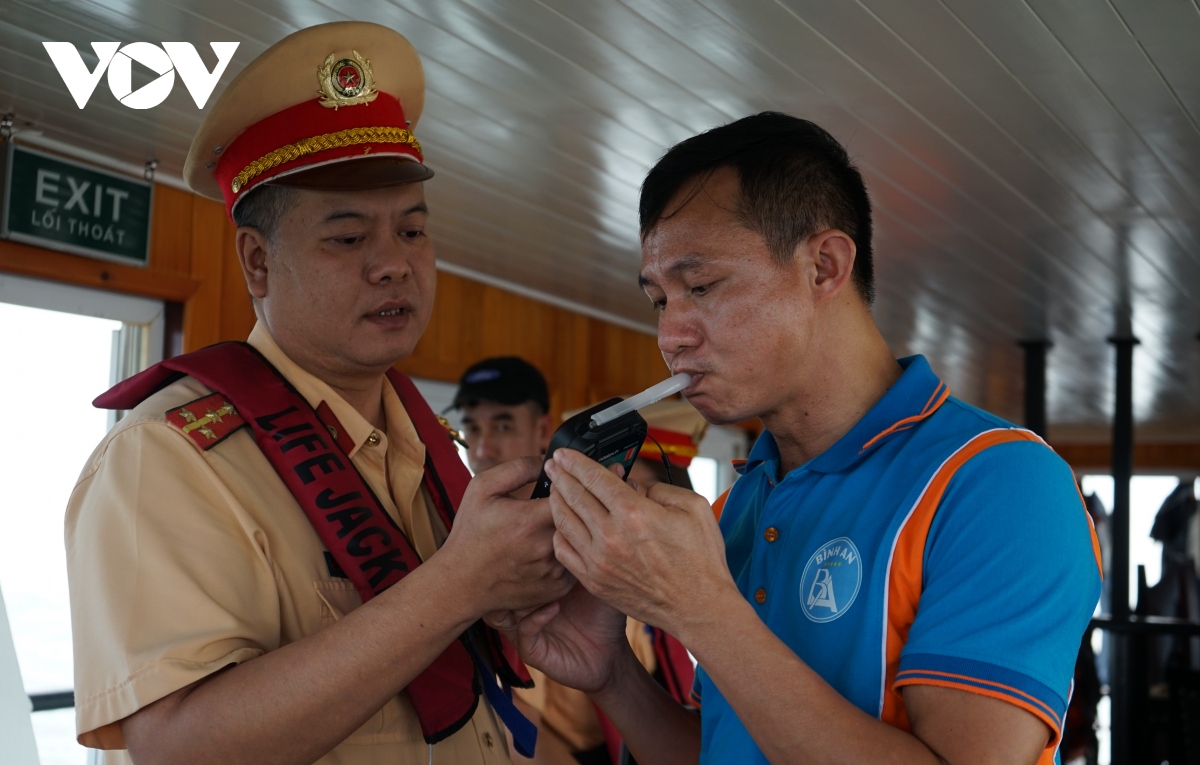 luc luong chuc nang trien khai kiem tra nong do con... tren bien hinh anh 2