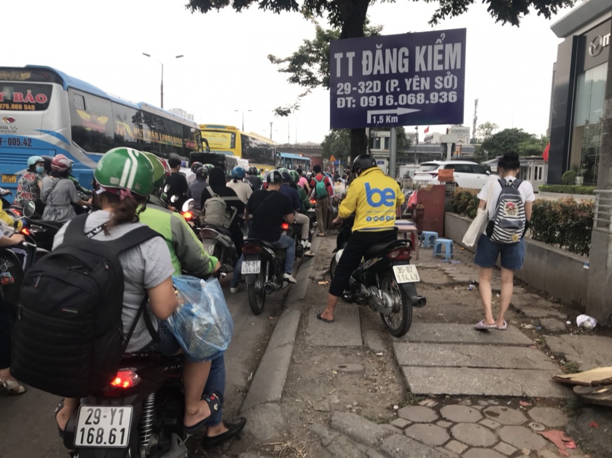 dong nguoi un un roi ha noi bat dau ky nghi le keo dai 5 ngay hinh anh 6