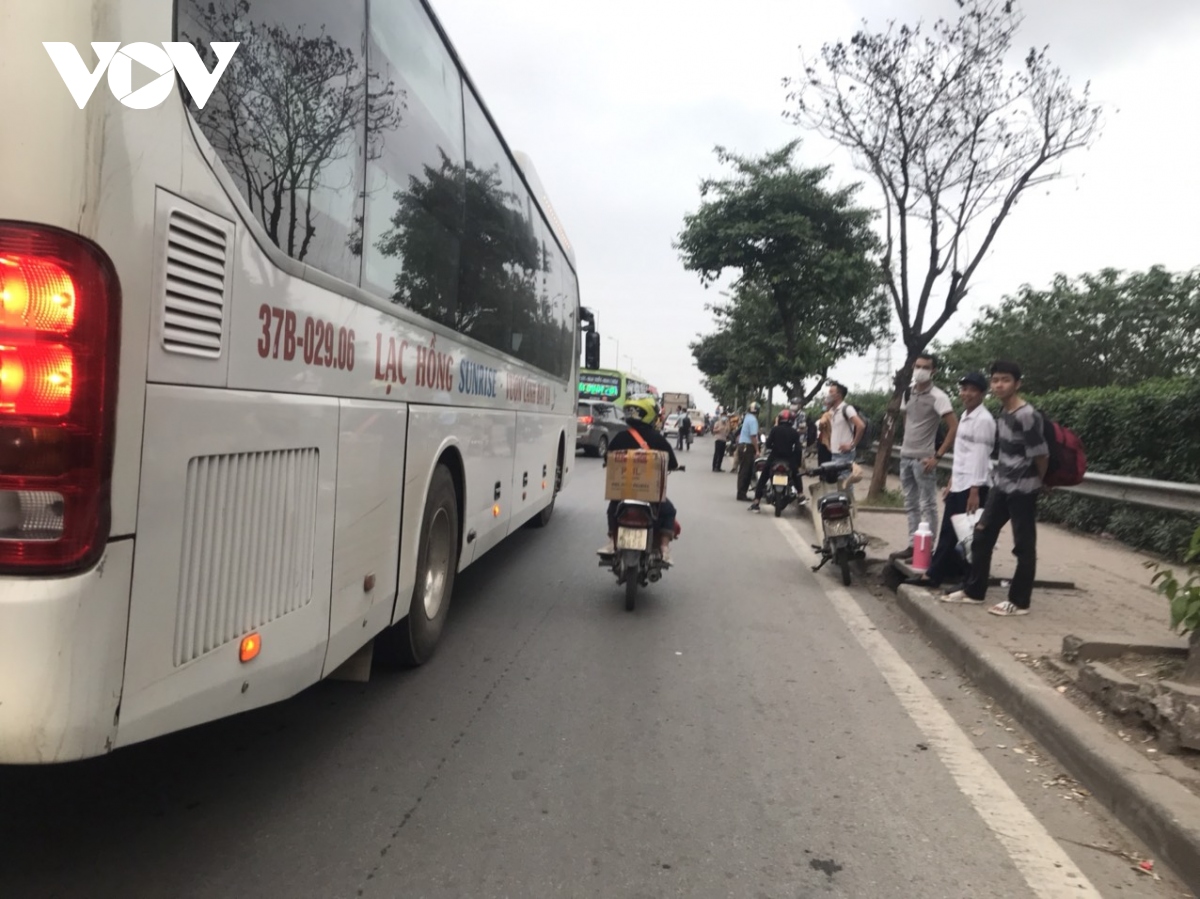 dong nguoi un un roi ha noi bat dau ky nghi le keo dai 5 ngay hinh anh 7