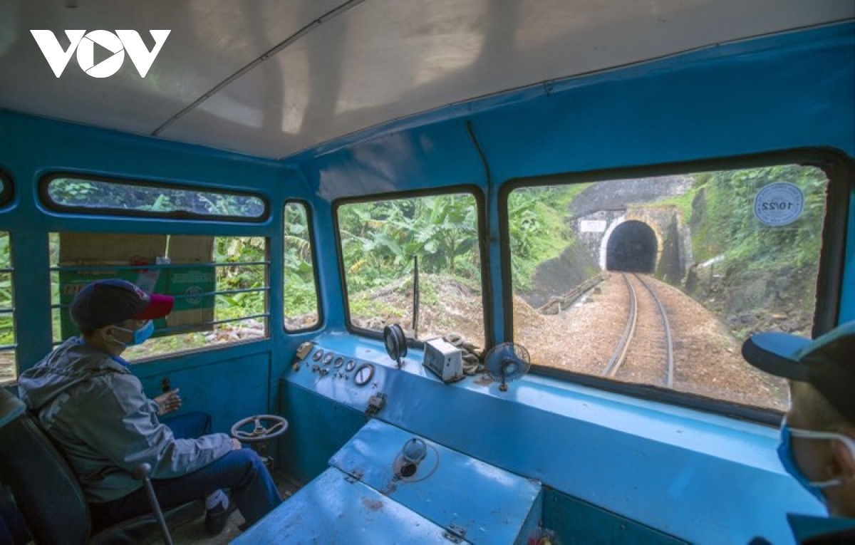 nhung giot mo hoi tren dinh Deo may hinh anh 3