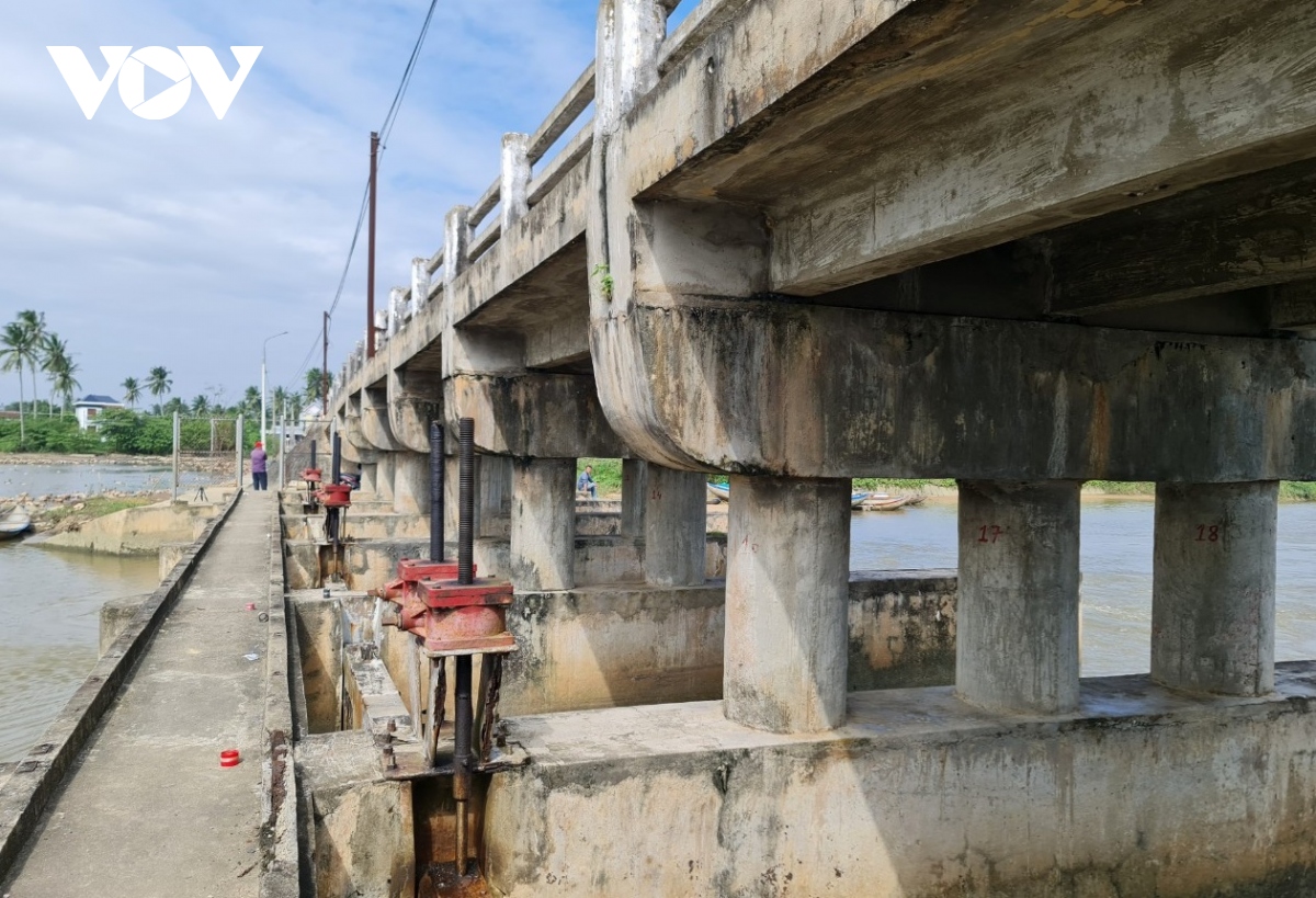 nhiều công trình thuỷ lợi tại quảng ngãi xuống cấp, nguy cơ xâm nhập mặn hình ảnh 2 nhieu cong trinh thuy loi tai quang ngai xuong cap, nguy co xam nhap man hinh anh 2