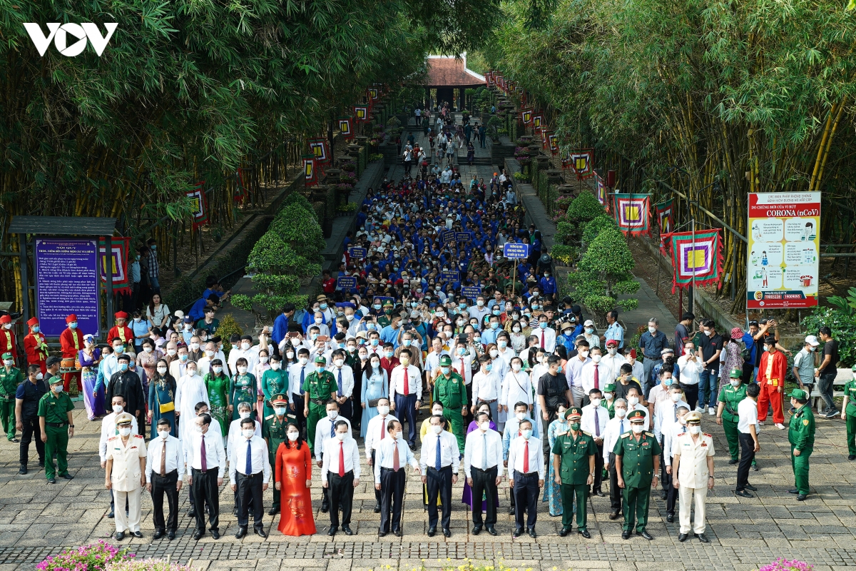 tp.hcm to chuc trang trong le gio to hung vuong hinh anh 7
