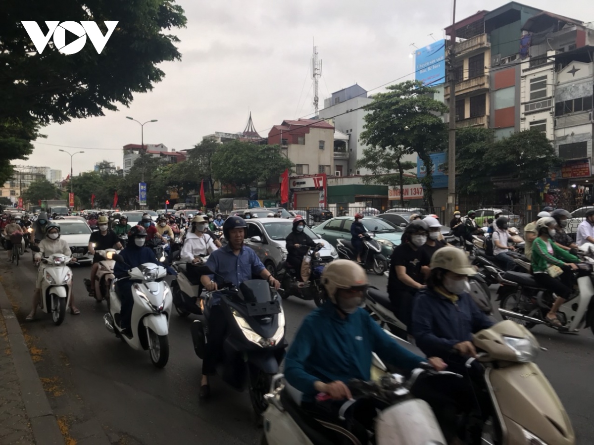 dong nguoi un un roi ha noi bat dau ky nghi le keo dai 5 ngay hinh anh 3