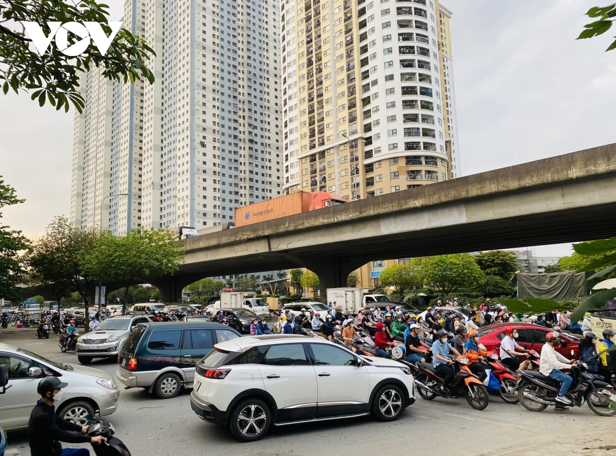 dong nguoi un un roi ha noi bat dau ky nghi le keo dai 5 ngay hinh anh 11