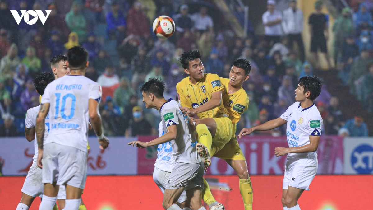 ket qua nam Dinh 1-0 slna chu nha len ngoi dau bang v-league 2023 hinh anh 1