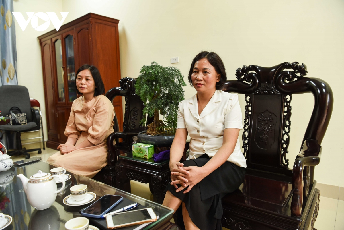 nữ sinh lớp 8 bị bạn đánh trong nhà vệ sinh hiệu trưởng nói gì hình ảnh 2 nu sinh lop 8 bi ban danh trong nha ve sinh hieu truong noi gi hinh anh 2