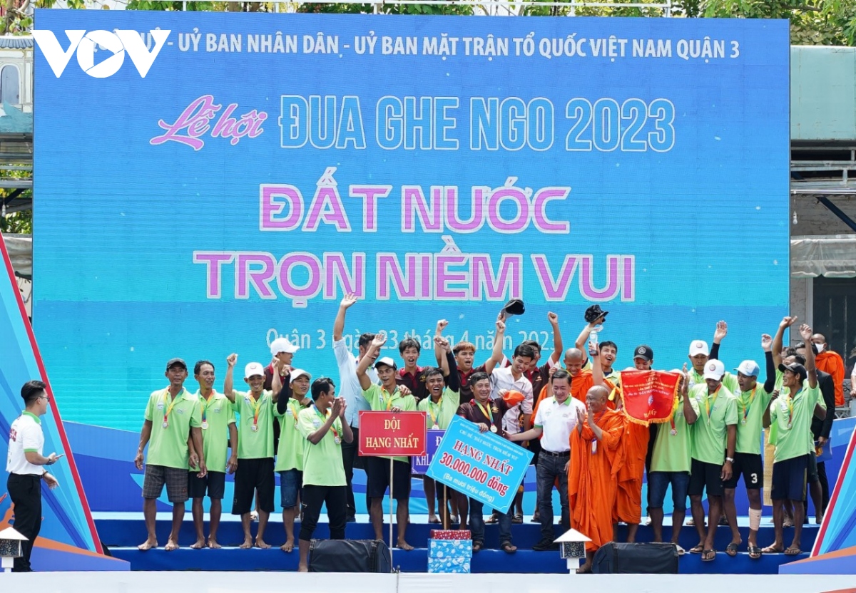 soi noi le hoi dua ghe ngo lan dau tien cua tp.hcm hinh anh 3