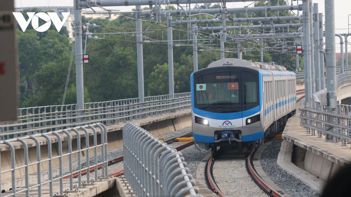 tau metro so 1 tp.hcm chay thu qua 8 nha ga tren cao hinh anh 3