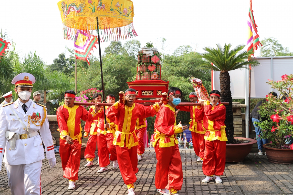 tp.hcm to chuc trang trong le gio to hung vuong hinh anh 6