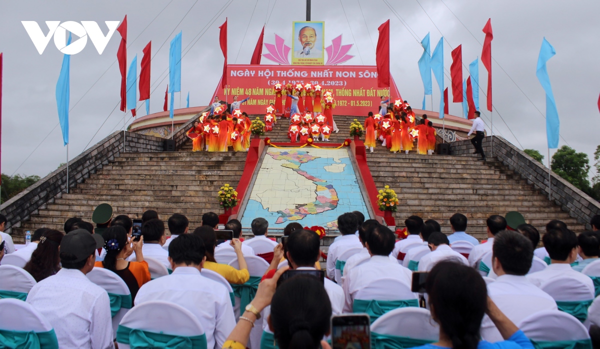 ngay hoi thong nhat non song tai hien luong - ben hai hinh anh 10