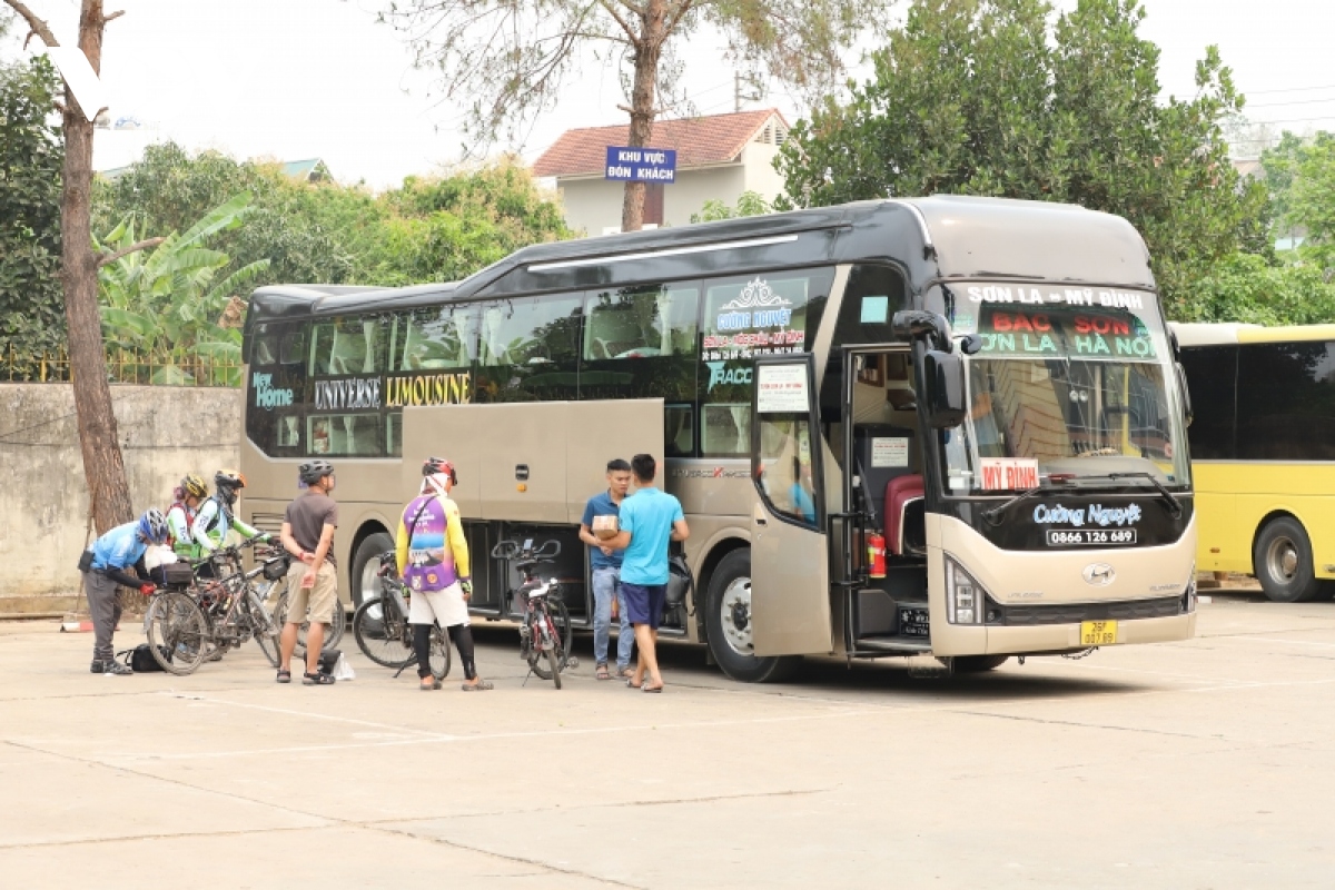 cac nha xe dam bao du phuong tien van chuyen hanh khach trong dip nghi le hinh anh 2