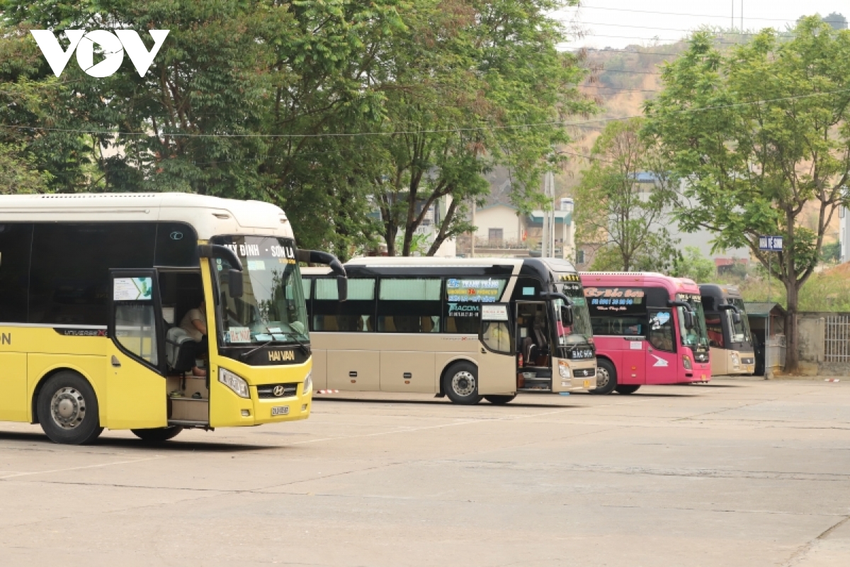 cac nha xe dam bao du phuong tien van chuyen hanh khach trong dip nghi le hinh anh 1