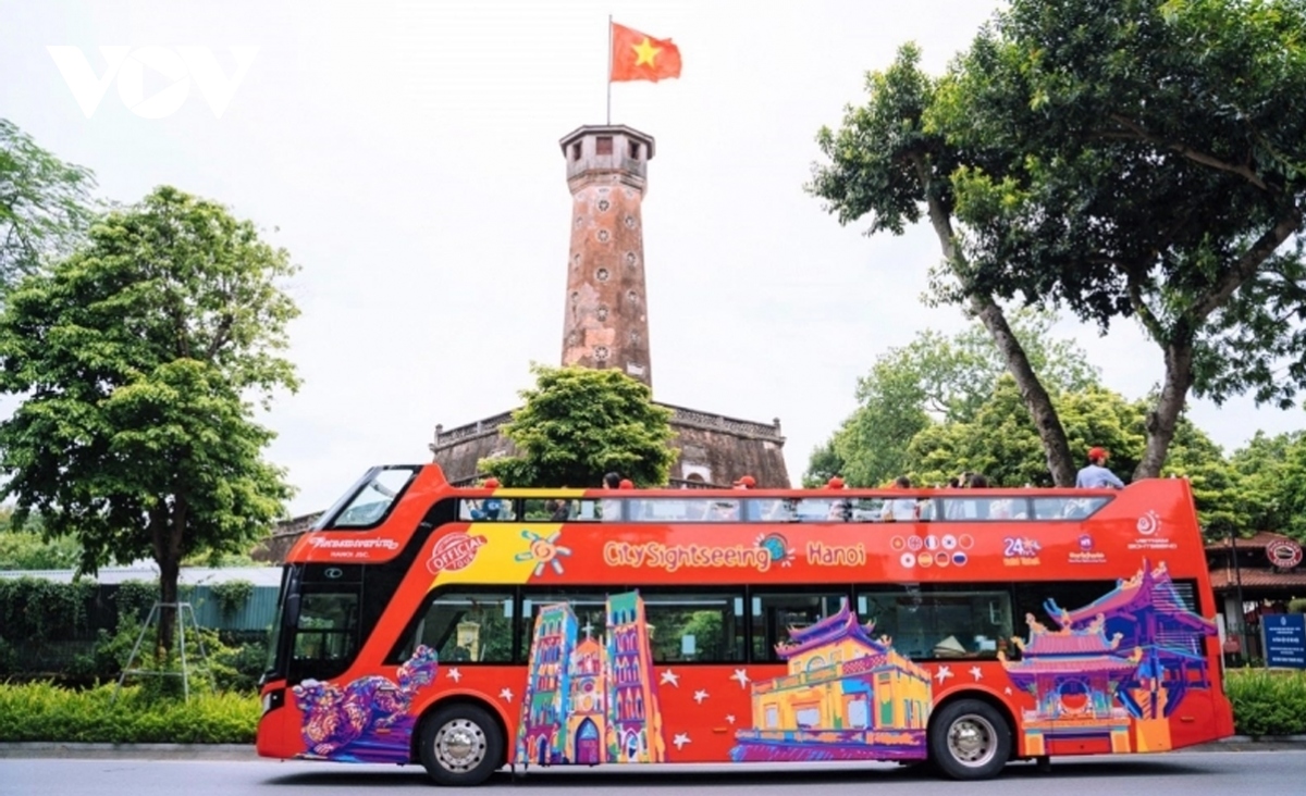 Hà Nội miễn phí vé xe bus 2 tầng cho du khách trong kỳ nghỉ lễ 30 ...