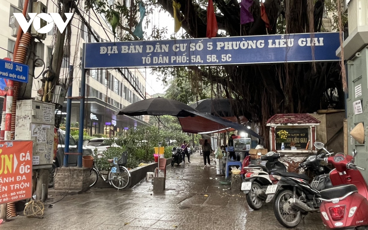 nhieu hang quan o ha noi dung mai che danh dau lanh dia de kinh doanh tren via he hinh anh 11