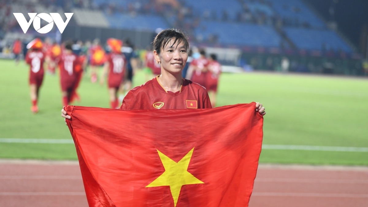 huynh nhu, thanh nha doi non an mung hcv sea games 32 cung Dt nu viet nam hinh anh 10