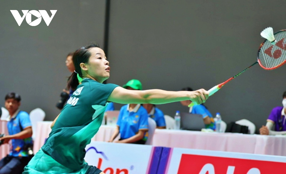 vu thi trang thua day tiec nuoi truoc doi thu singapore o sea games 32 hinh anh 11