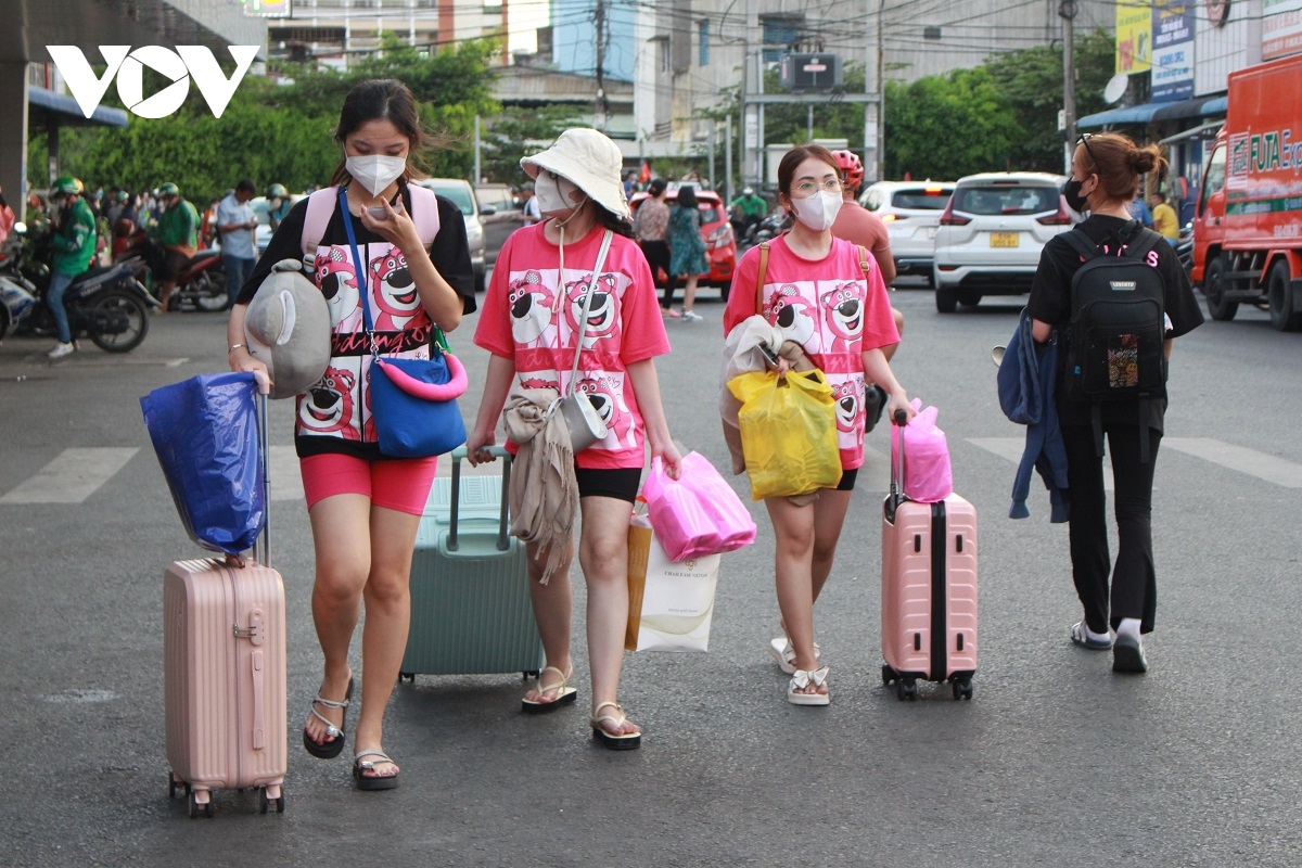 giao thong tp.hcm on dinh, khong un tac tai cac cua ngo hinh anh 6