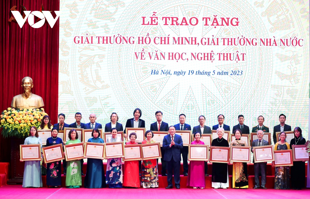 toan canh le trao giai thuong ho chi minh, giai thuong nha nuoc ve vhnt hinh anh 17