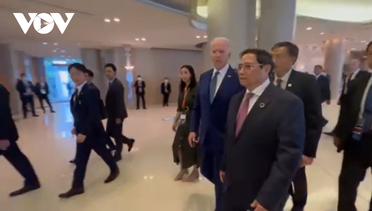 Thủ tướng Phạm Minh Chính gặp Tổng thống Hoa Kỳ Joe Biden tại Hội nghị G7 mở rộng