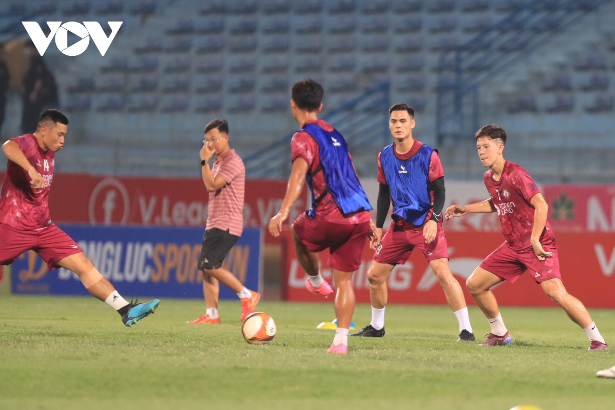 hoang Duc toa sang, viettel fc nhoc nhan danh bai binh Dinh hinh anh 4