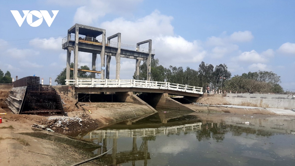 nước mặn tăng bất thường, người dân tiền giang chưa xuống giống vụ mùa hình ảnh 1 nuoc man tang bat thuong, nguoi dan tien giang chua xuong giong vu mua hinh anh 1