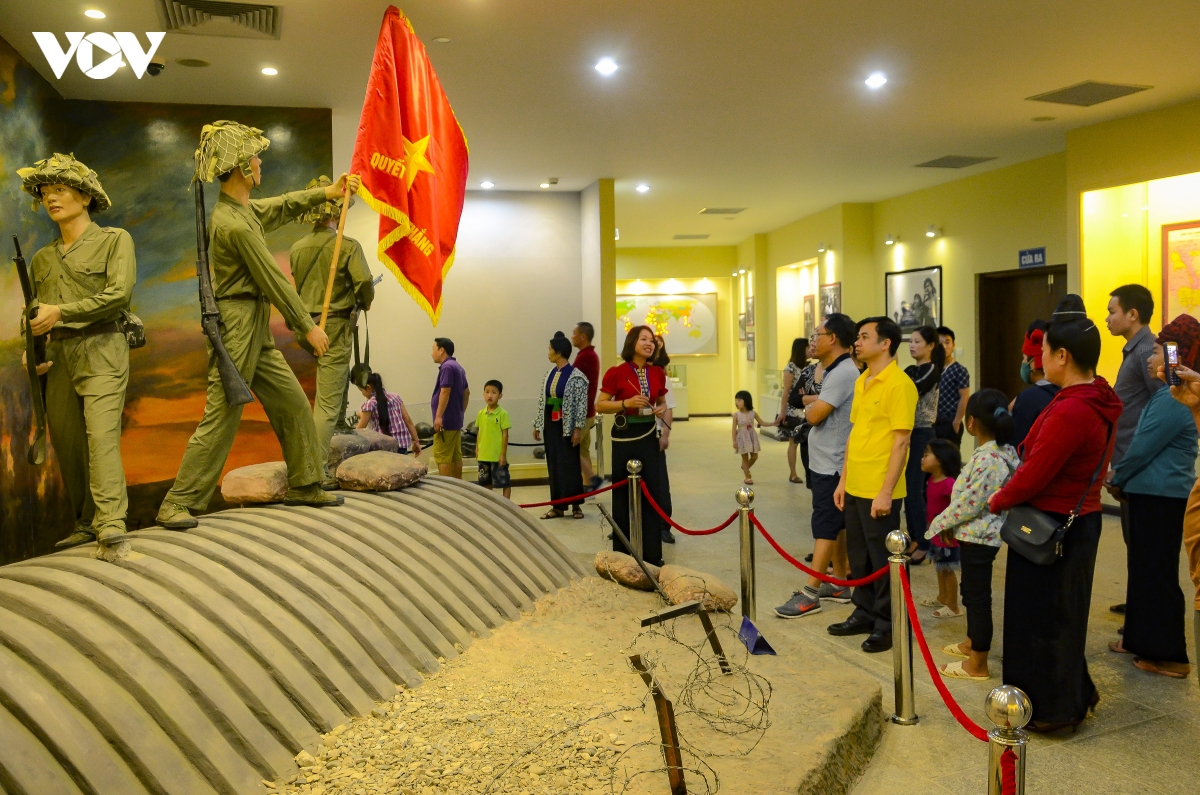 thang 5 ve tham chien truong Dien bien phu hinh anh 13