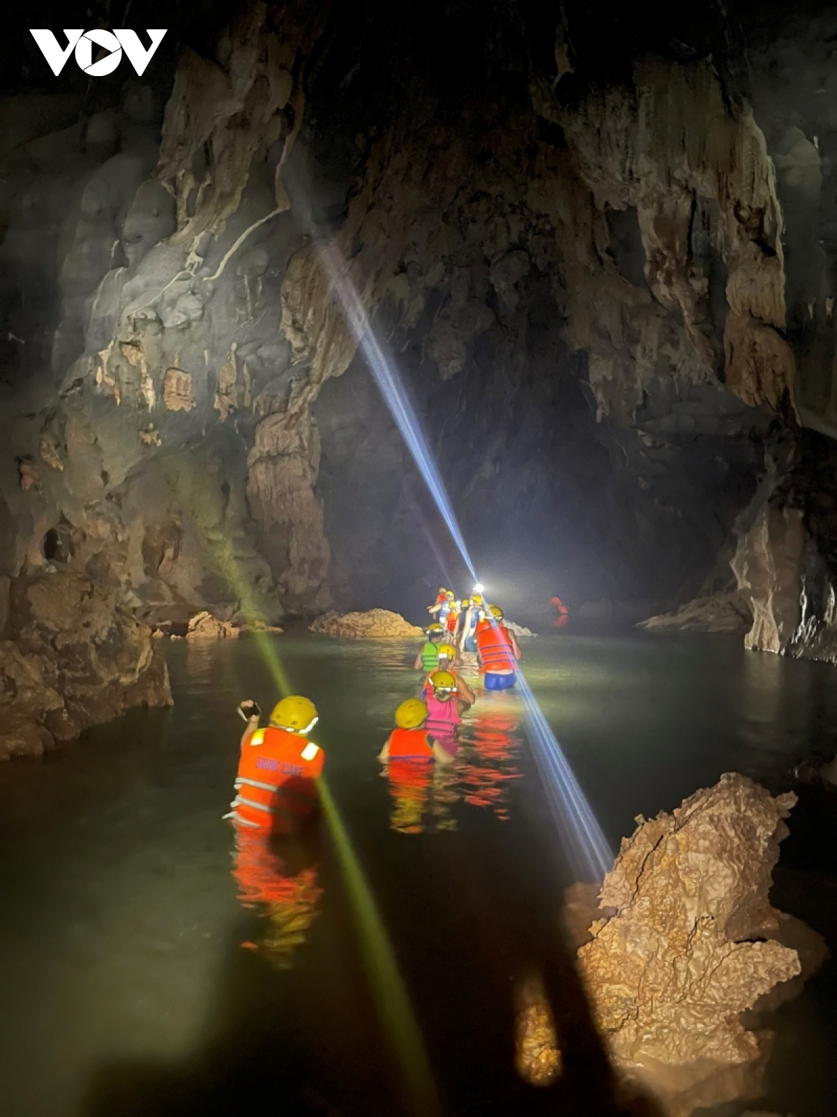 du khach do ve phong nha-ke bang dip le tang dot bien hinh anh 1