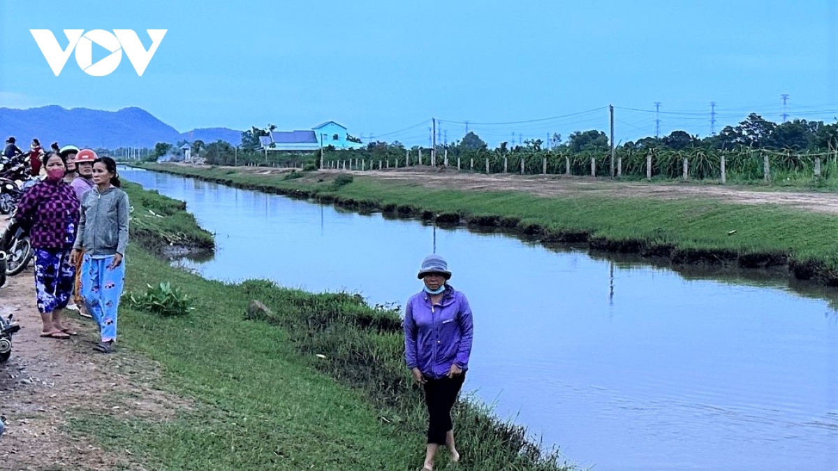 ru nhau tam kenh, 4 hoc sinh o binh thuan tu vong hinh anh 1