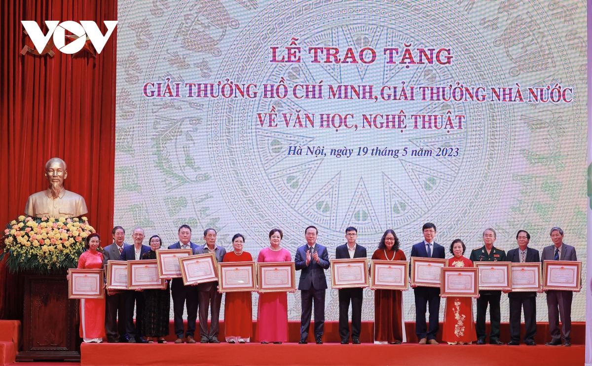 nghe si vinh du va tu hao khi nhan giai thuong ho chi minh, giai thuong nha nuoc hinh anh 1