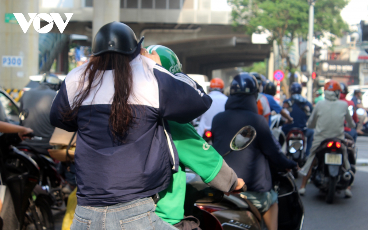 muon kieu tranh nong cua nguoi dan ha noi trong ngay nang nong dau tien hinh anh 7