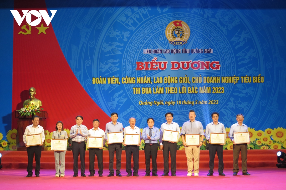Biểu dương đoàn viên, công nhân, chủ doanh nghiệp thi đua làm theo lời Bác