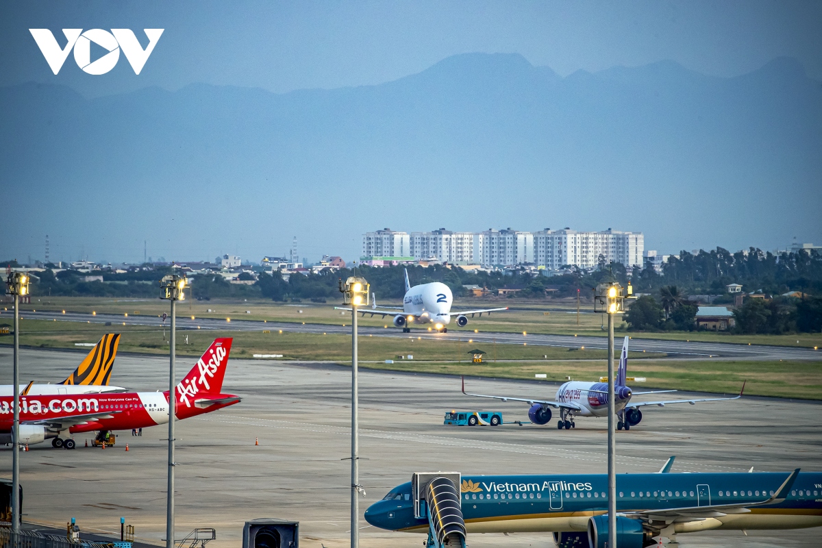 can canh may bay sieu van tai cua hang airbus o san bay Da nang hinh anh 12