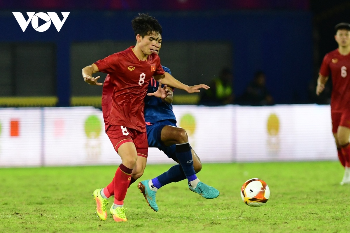 Dư âm U22 Việt Nam 1-1 Thái Lan: Văn Khang buồn sinh nhật, thầy Troussier "thắng lớn"